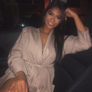 Meet your Posher, Isabelle